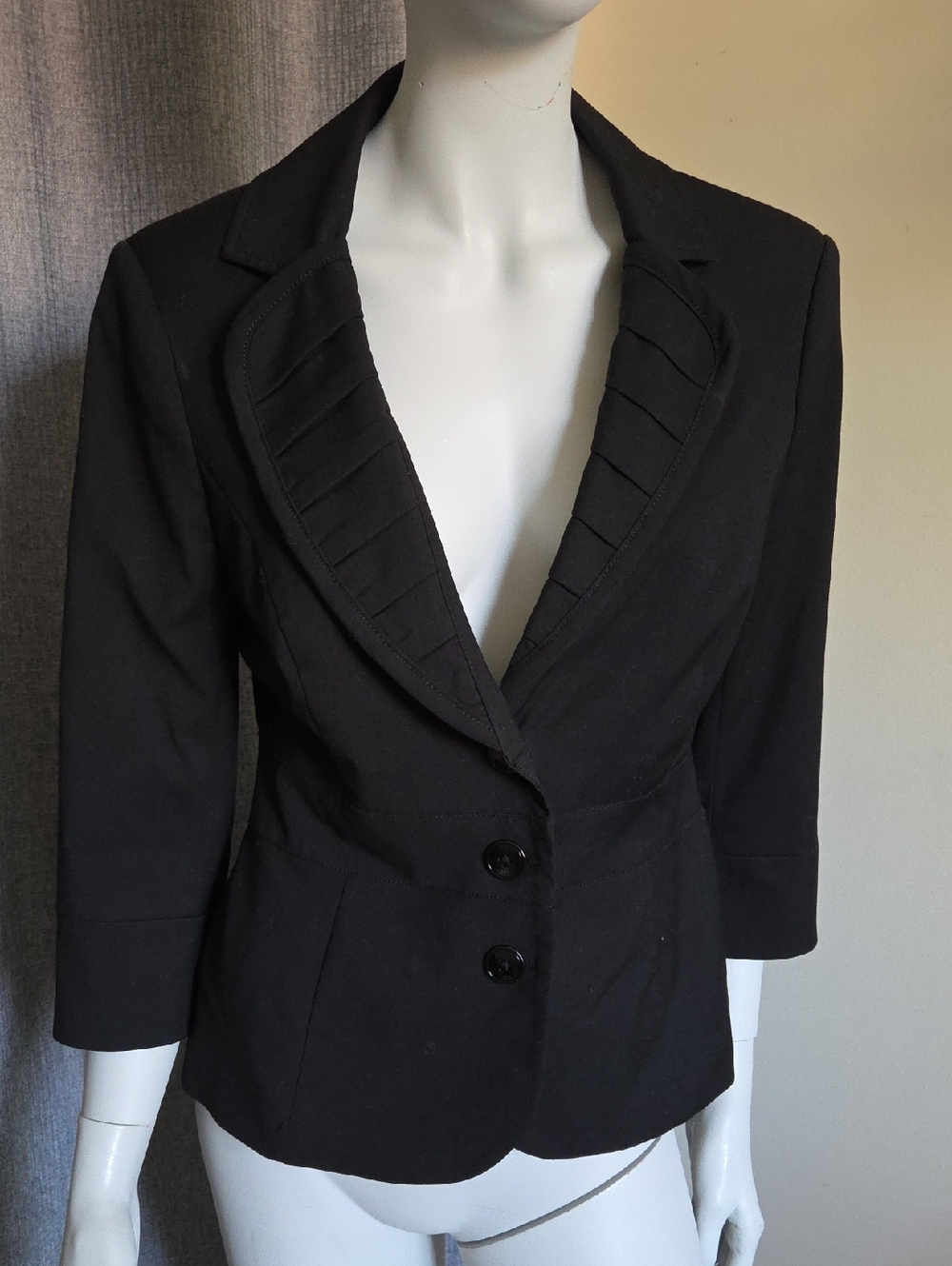 White House Black Market Black Ruffled Lapel 3/4 Sleeve Blazer